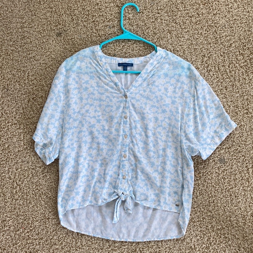 NWOT Blue with flowers womens T-shirt